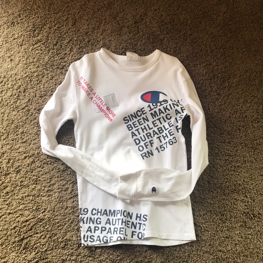 Men’s Champion long sleeve